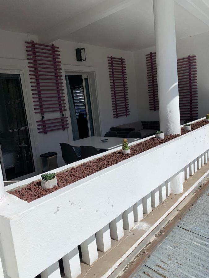Hotel Le Petit Randonneur Силаос Екстериор снимка